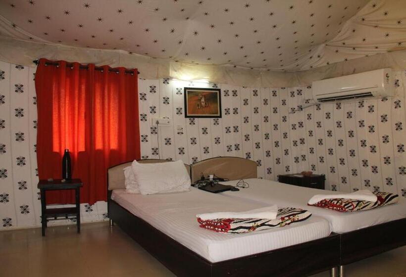 فندق Camp Serai Tiger Tadoba