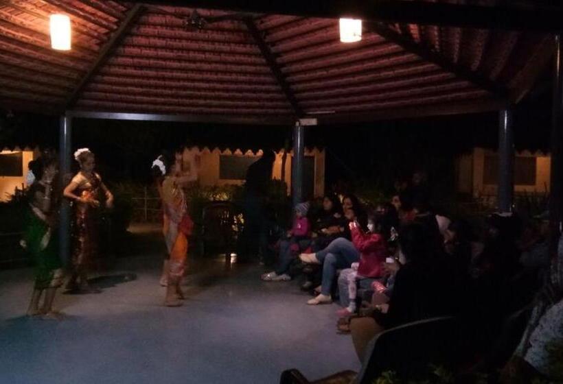 فندق Camp Serai Tiger Tadoba