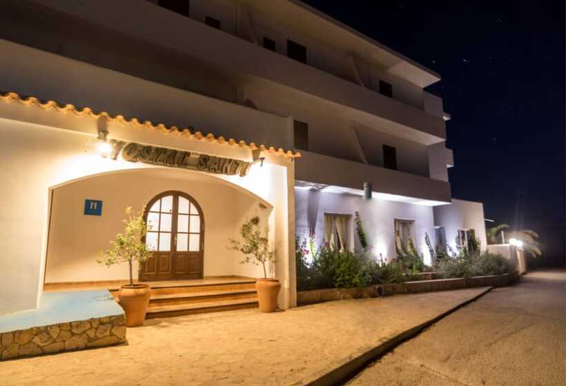 هتل Hostal Santi