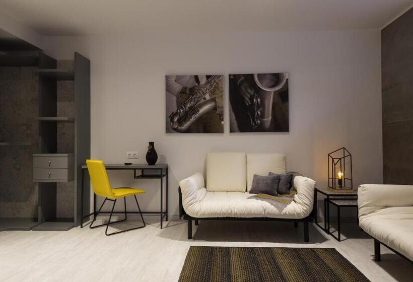 בית מלון כפרי Onyarbi