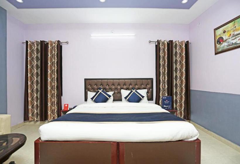 Oyo 10827 Hotel Dev Bhoomi