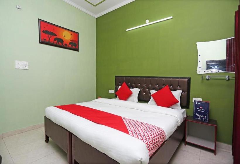 Oyo 10827 Hotel Dev Bhoomi