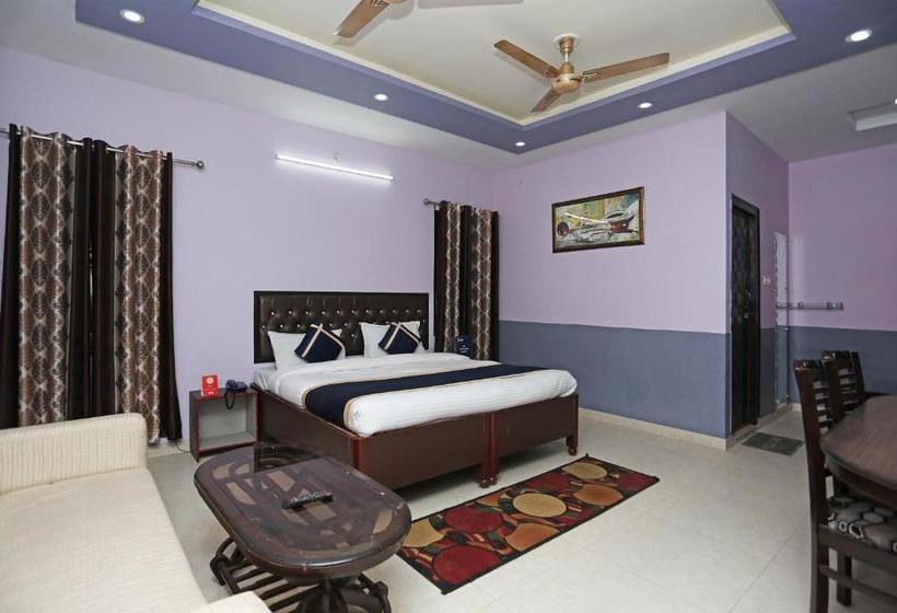 Oyo 10827 Hotel Dev Bhoomi