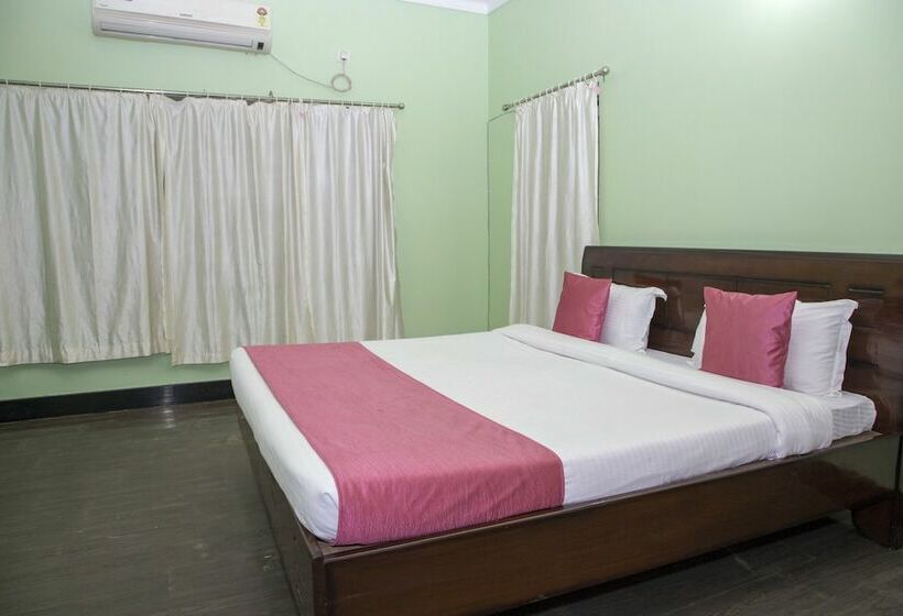 Oyo 11345 Hotel White House Inn