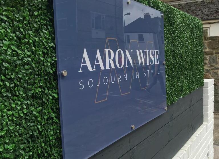 膳宿费 Aaron Wise  62 Plantagenet Studios