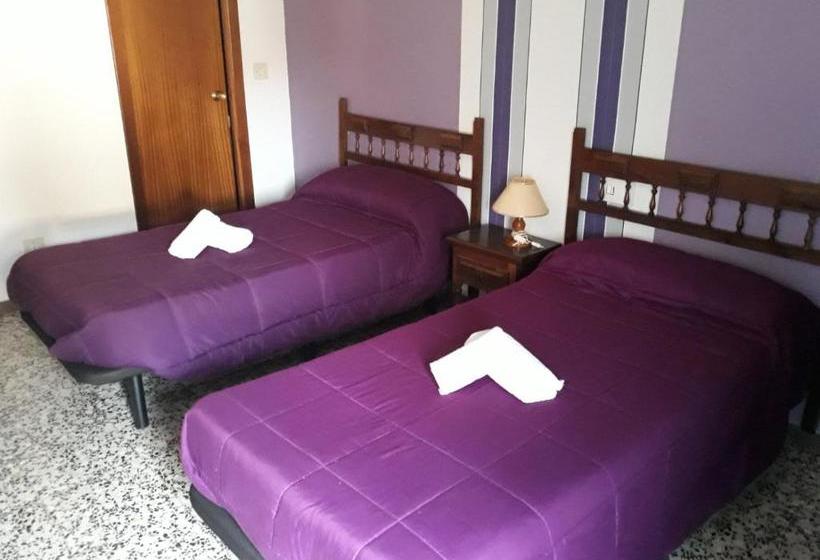 פנסיון Hostal Alcorisa