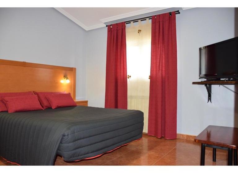 Пансион Hostal Infante Peñafiel