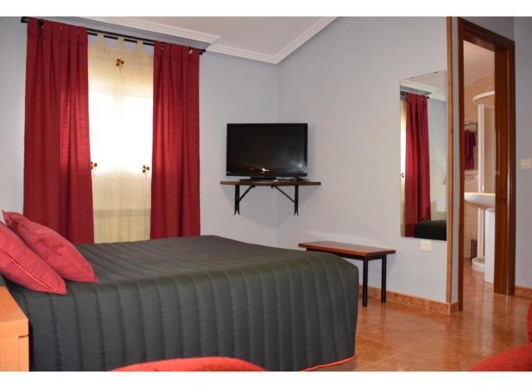 Пансион Hostal Infante Peñafiel