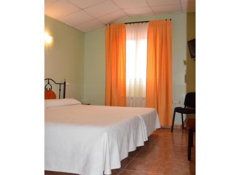 Пансион Hostal Infante Peñafiel