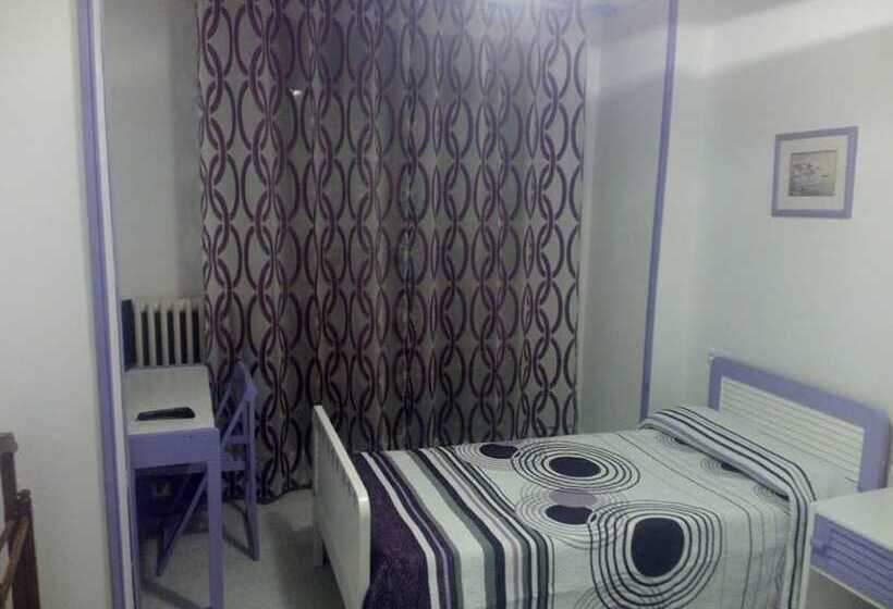 Пансион Hostal Restaurante Tanis