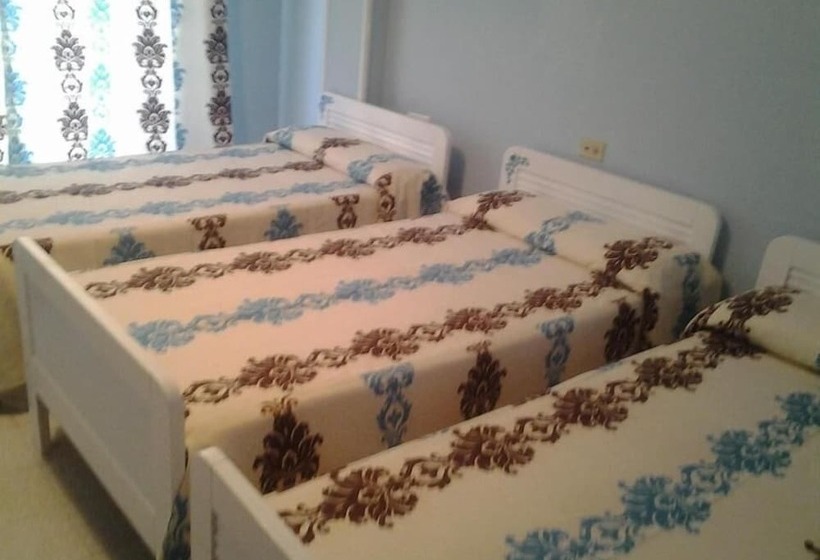Пансион Hostal Restaurante Tanis