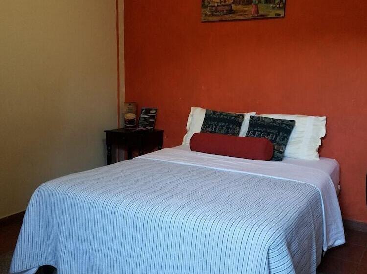 بنسيون Los Portones De Ataco