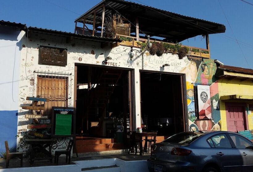 بنسيون Los Portones De Ataco