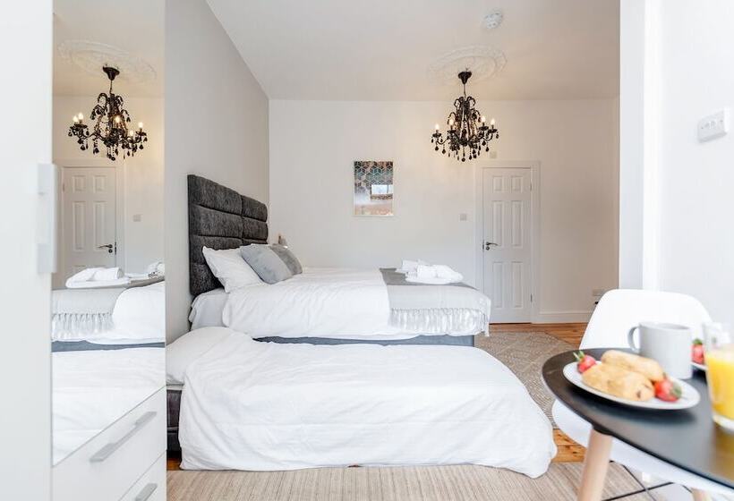 Пансион Westland House Guest House