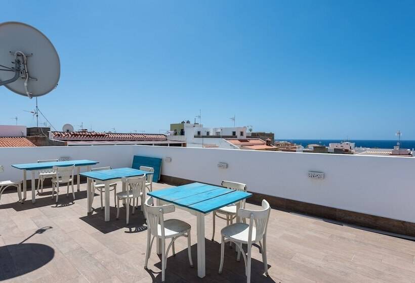 Общежитие Riva Guest House Los Abrigos