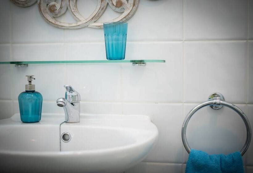 Общежитие Riva Guest House Los Abrigos