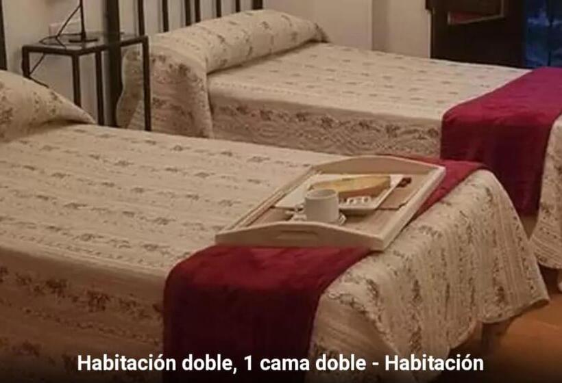پانسیون Hostal Calderon Cuenca