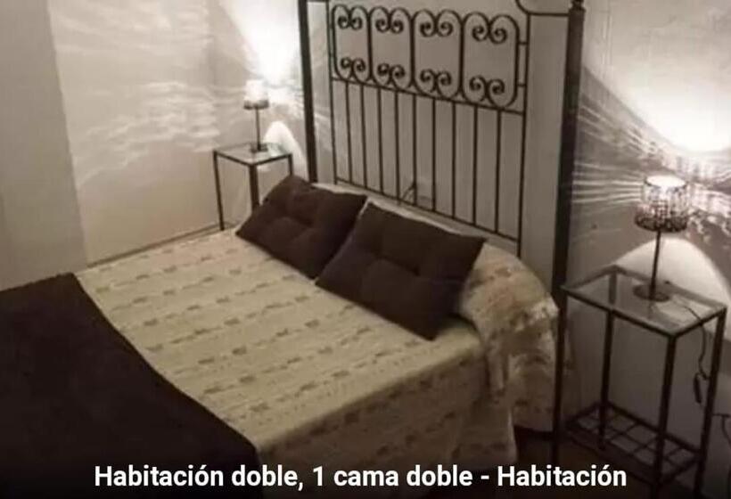 پانسیون Hostal Calderon Cuenca