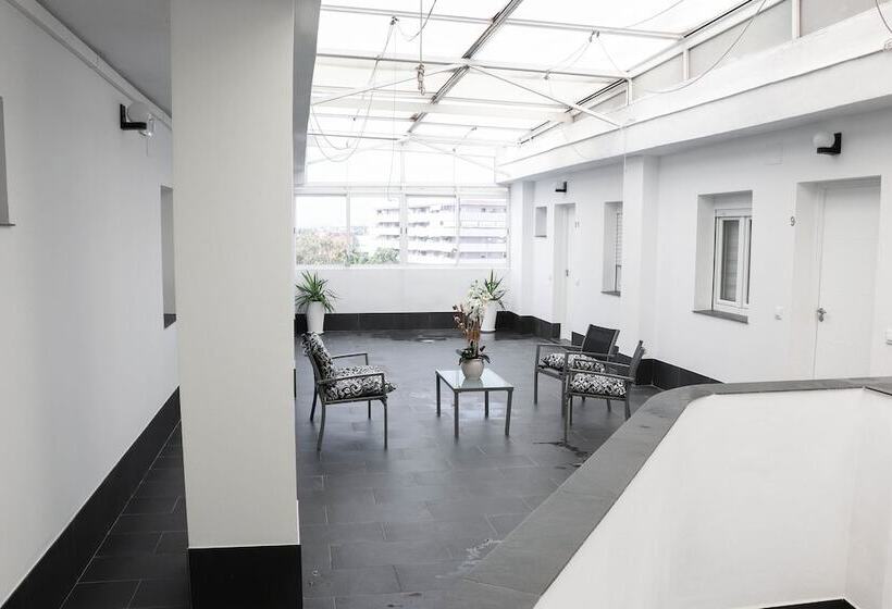 פנסיון Hostal Castillo