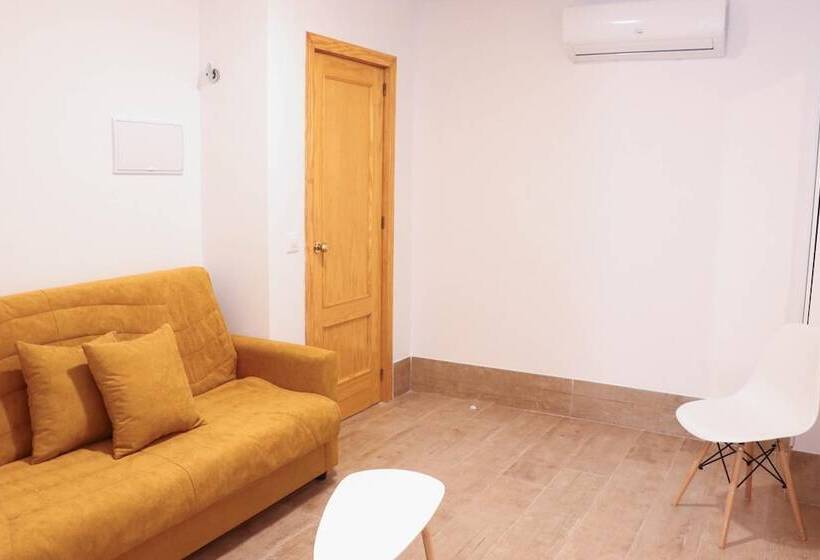 פנסיון Hostal Castillo