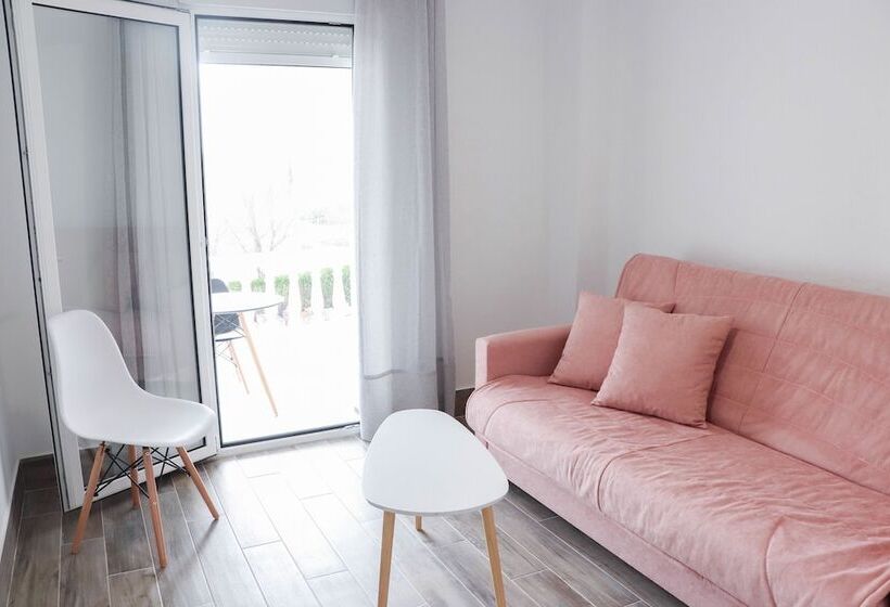 פנסיון Hostal Castillo