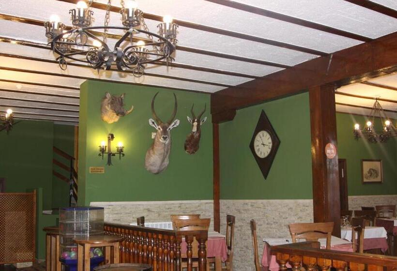 بنسيون Hostal La Zarza