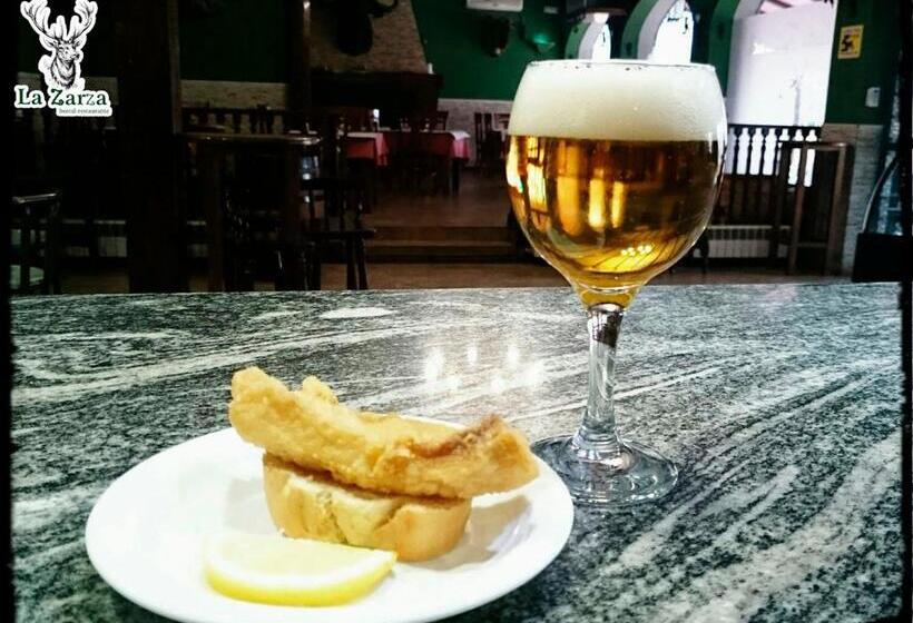 بنسيون Hostal La Zarza