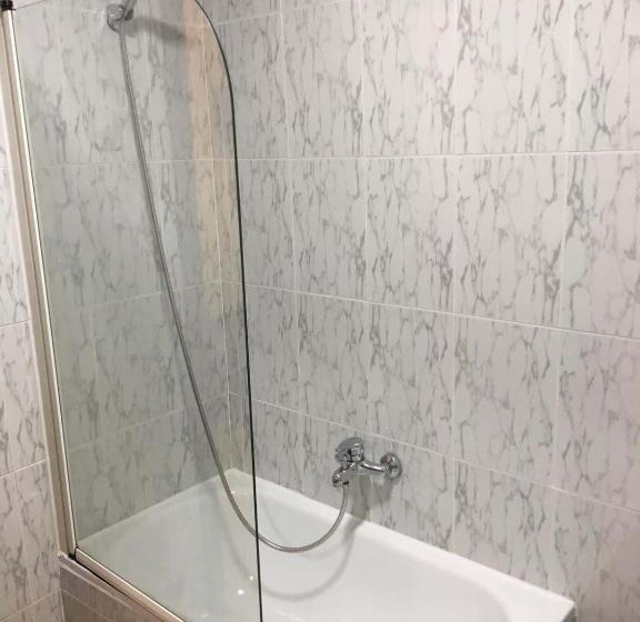 بنسيون Hostal La Zarza