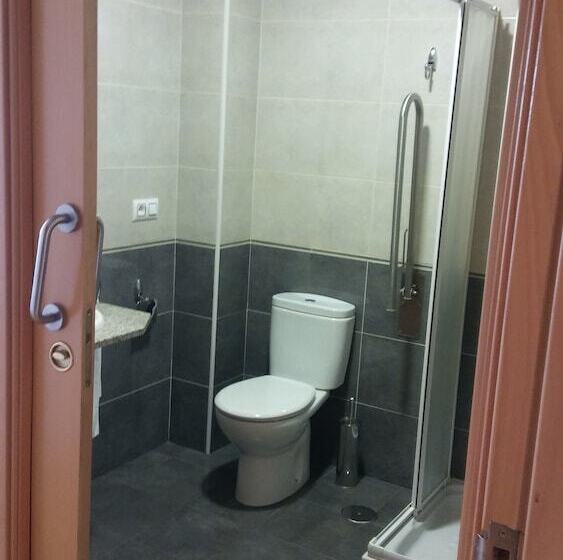 پانسیون Hostal Restaurante Vial