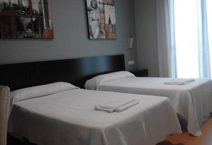 פנסיון Hostal Restaurante Vial