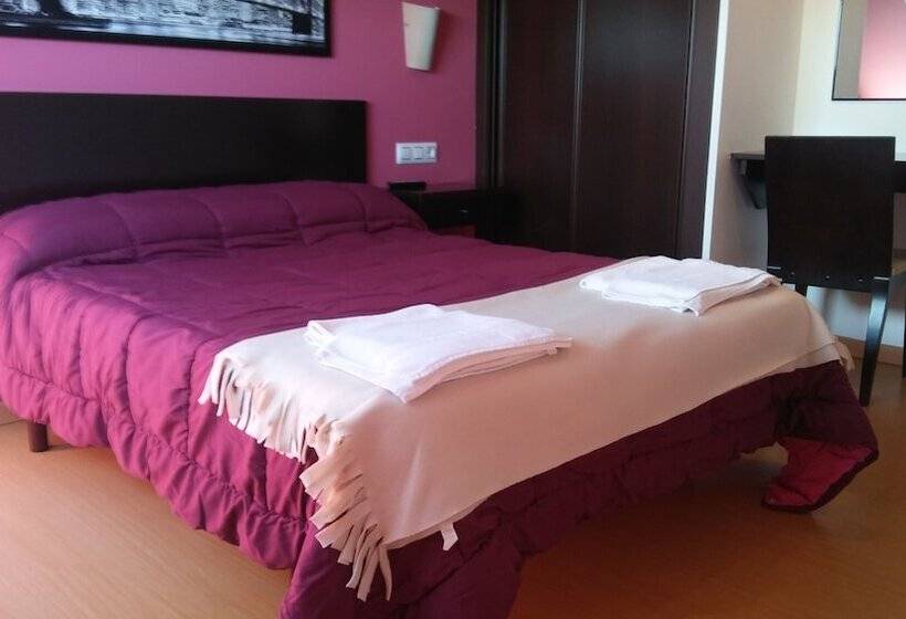 פנסיון Hostal Restaurante Vial