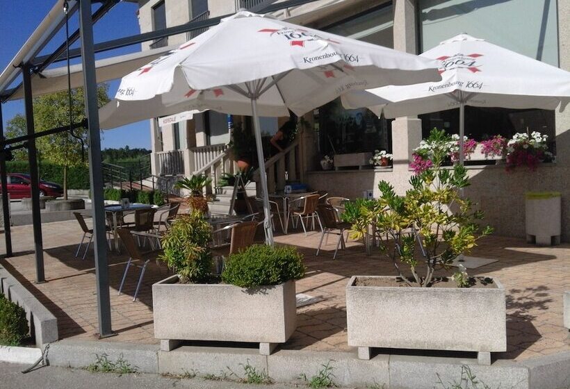 פנסיון Hostal Restaurante Vial