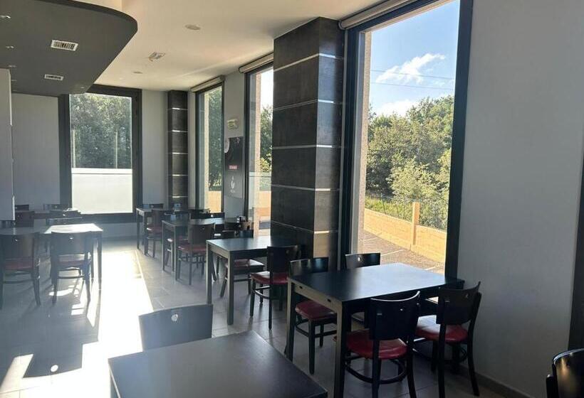 פנסיון Hostal Restaurante Vial