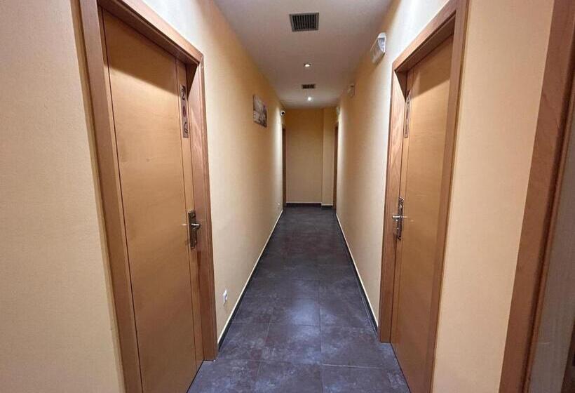 פנסיון Hostal Restaurante Vial