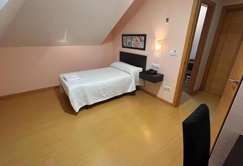 פנסיון Hostal Restaurante Vial