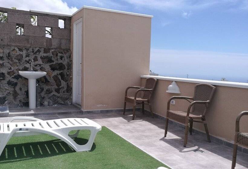 تختخواب و صبحانه Emblema Suites   Adults Only