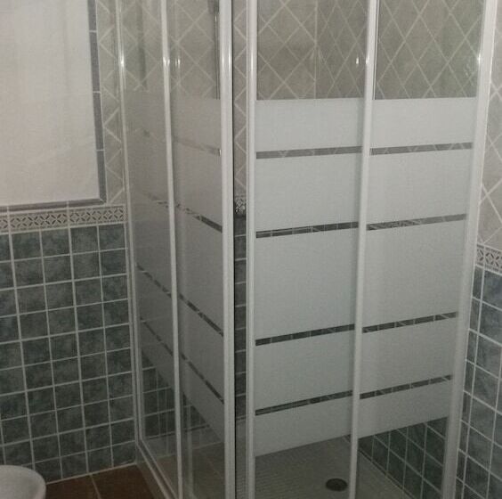 تختخواب و صبحانه Emblema Suites   Adults Only