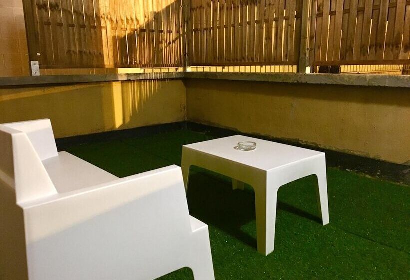 בית מלון כפרי Landaben