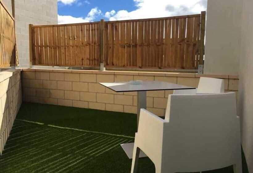 בית מלון כפרי Landaben