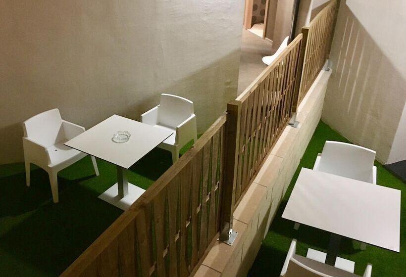 בית מלון כפרי Landaben