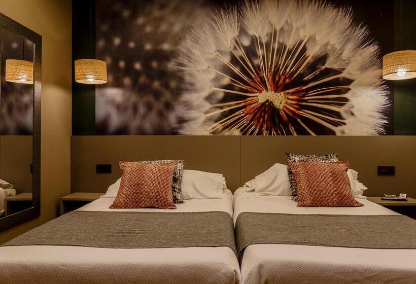 پانسیون Hostal Rodas Pamplona
