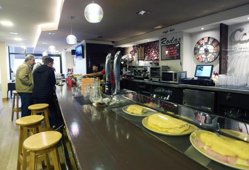 پانسیون Hostal Rodas Pamplona