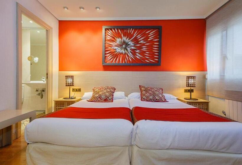 بنسيون Hostal Rodas Pamplona