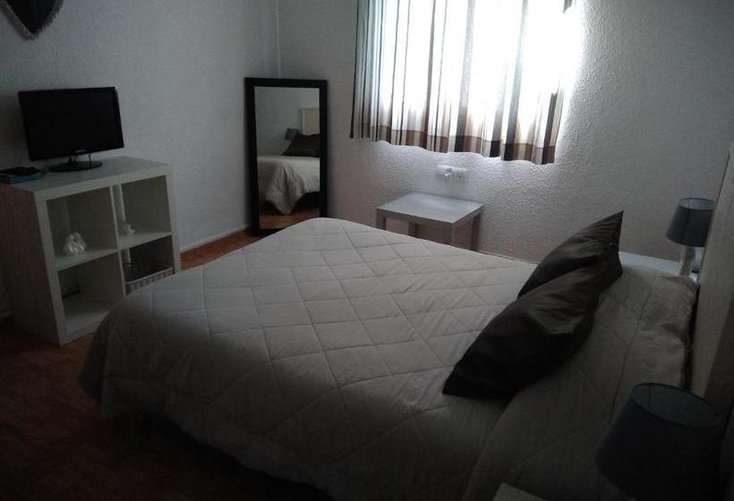 پانسیون Hostal Portucale  Badajoz