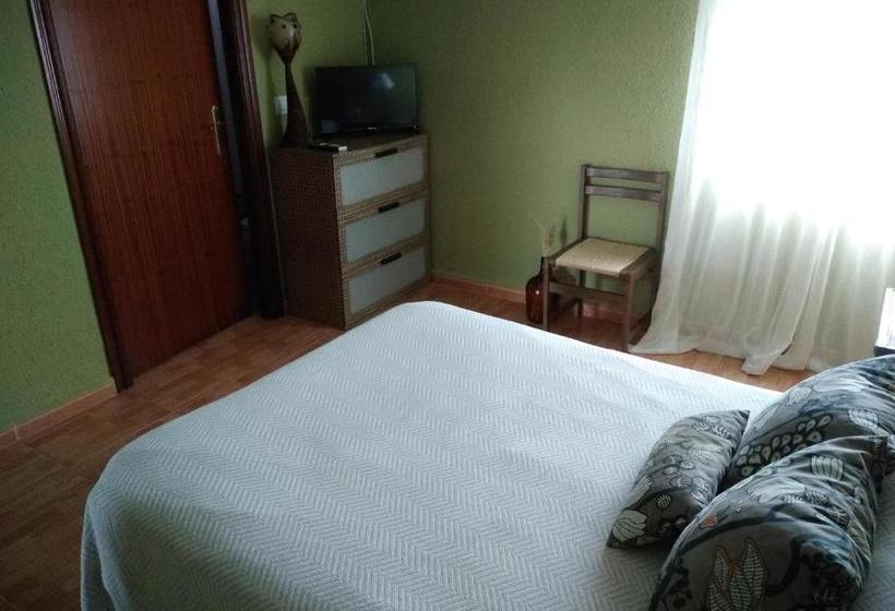 پانسیون Hostal Portucale  Badajoz