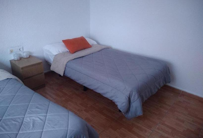 پانسیون Hostal Portucale  Badajoz