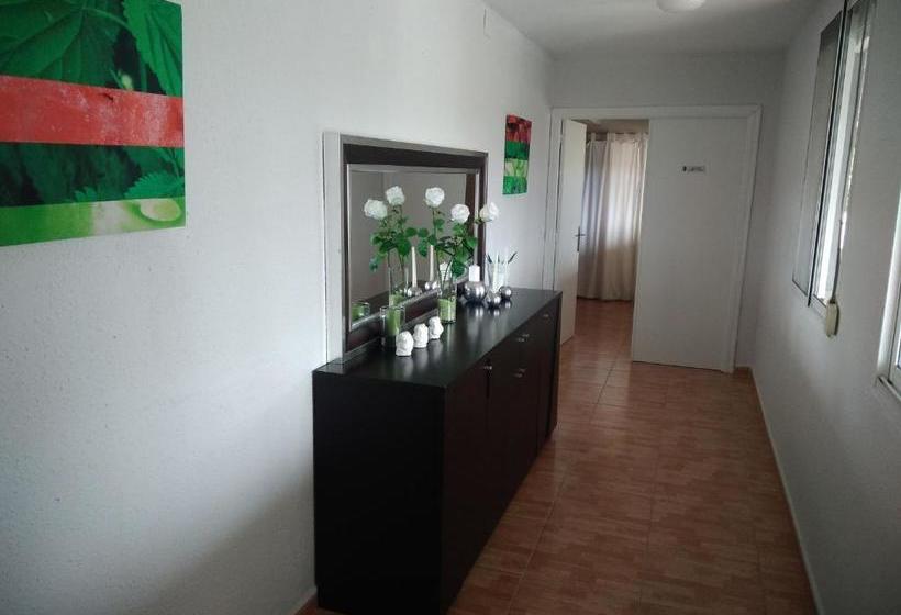 پانسیون Hostal Portucale  Badajoz