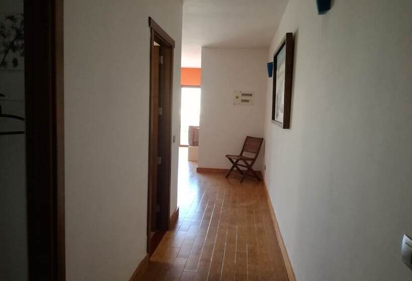 פנסיון Surfhouse Hostel Famara