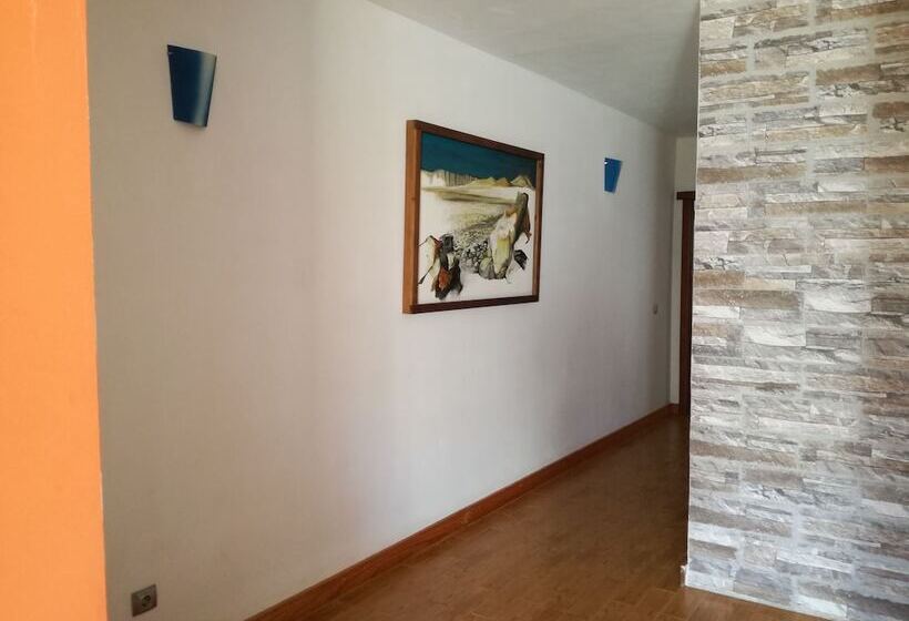 פנסיון Surfhouse Hostel Famara