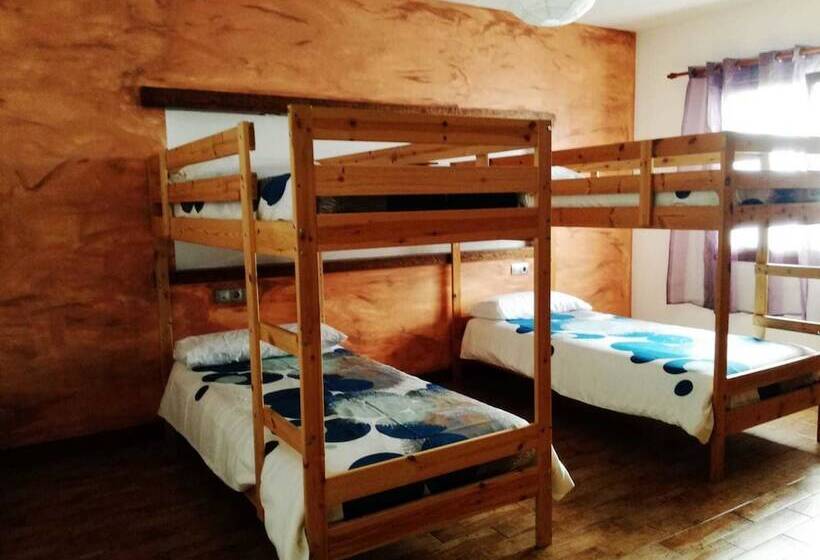 פנסיון Surfhouse Hostel Famara